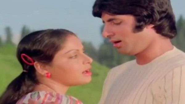 KASME VAADE NIBHAYENGE HUM LYRICS - Kasme Vaade