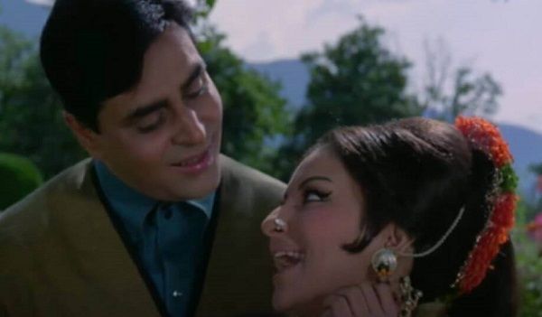 Palakon Ke Pichhe Se Kya Tumne Keh Dala Lyrics