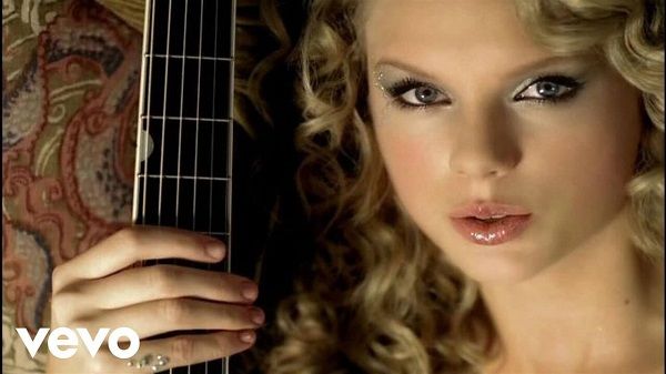 Teardrops On My Guitar Lyrics - Taylor Swift